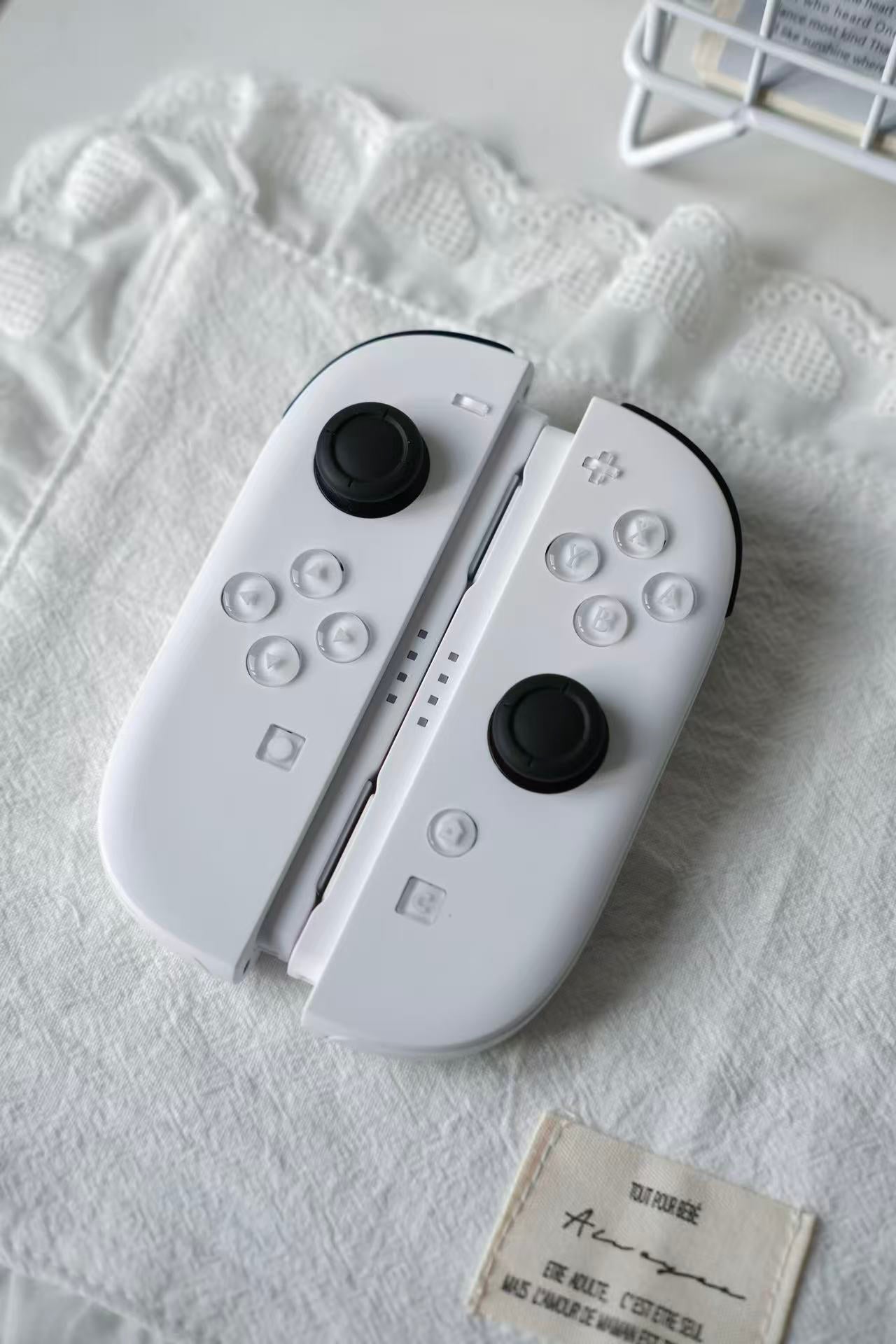 White Switch 2 Joycons